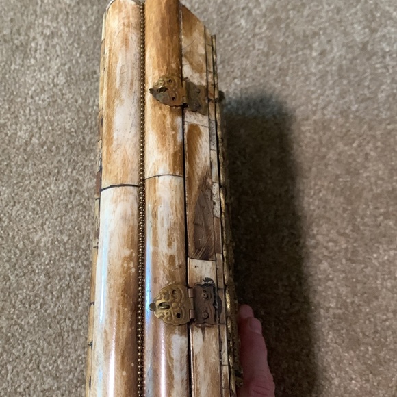 Beautiful Ornate Vintage Box - Picture 3 of 9